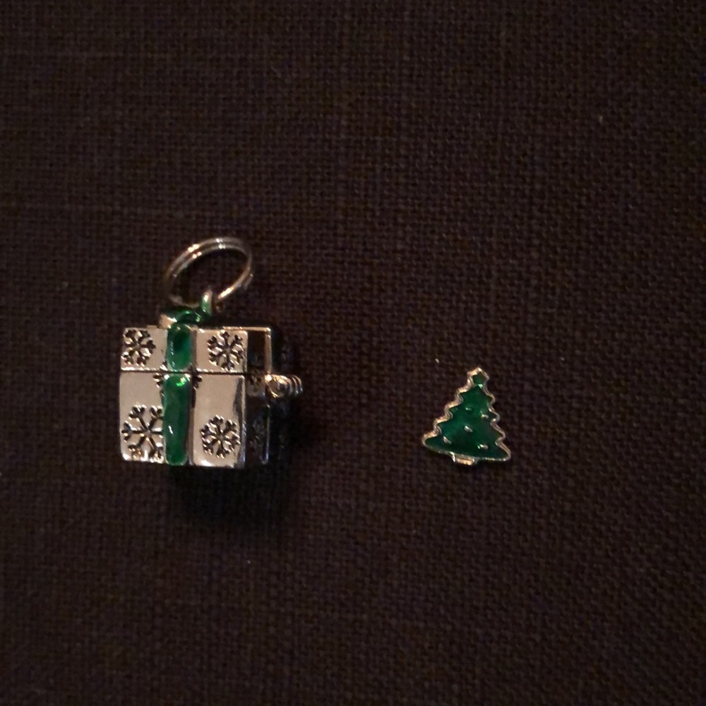 Brighton Charms - Picture 4 of 5